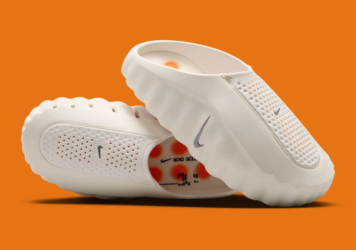 Nike Mind 001 en colorway Sail con detalle de los nodos sensoriales